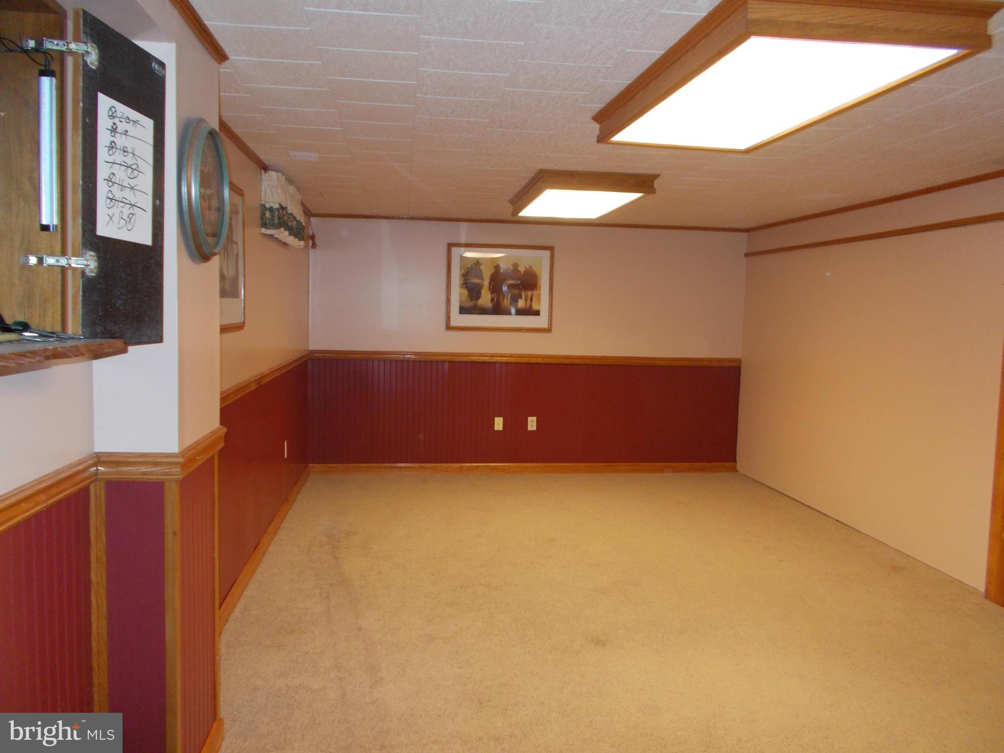 13159 Edgemont Road Smithsburg, MD 21783 - Photo 14 of 30 Family Room