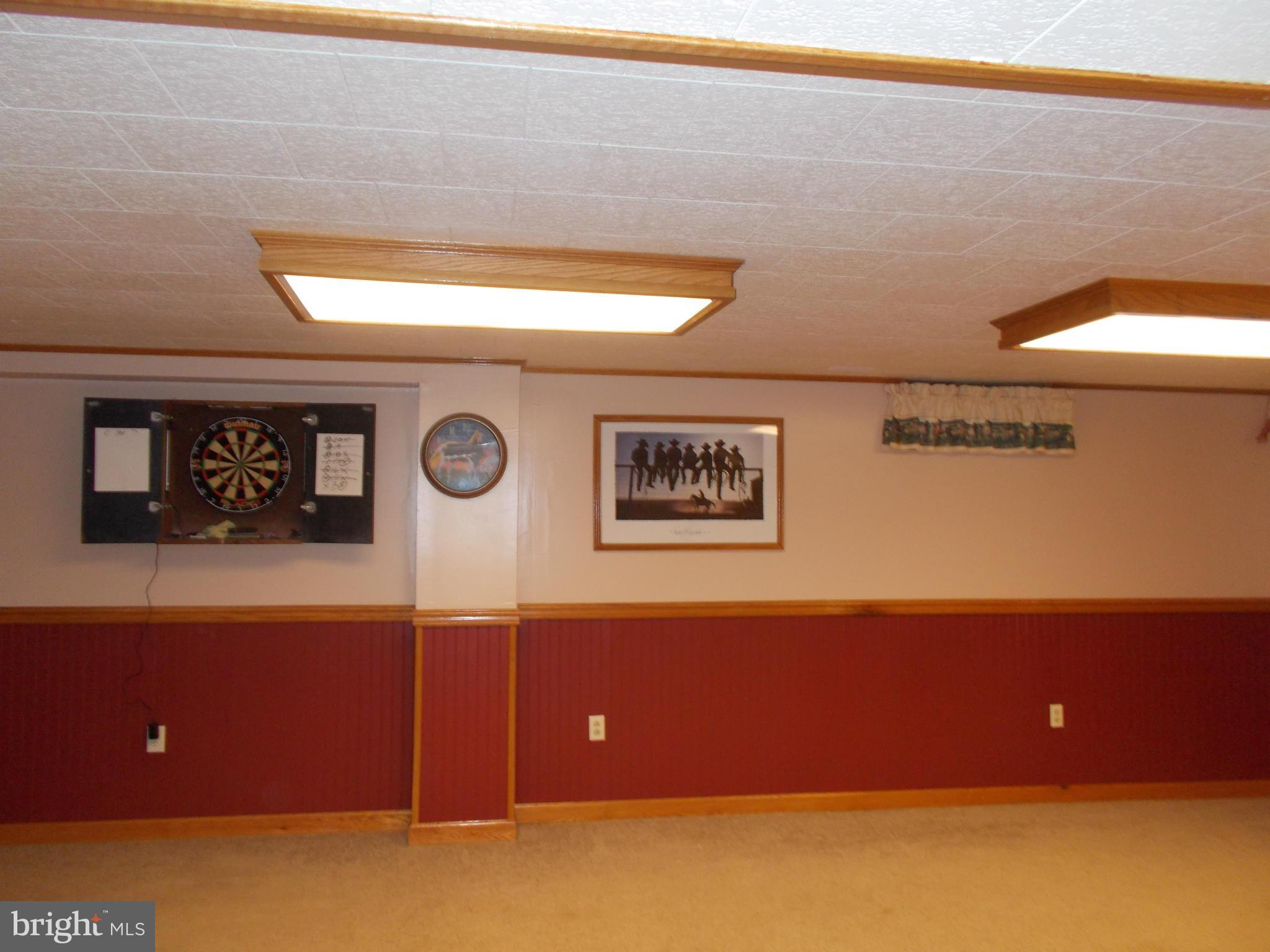13159 Edgemont Road Smithsburg, MD 21783 - Photo 15 of 30 Family Room