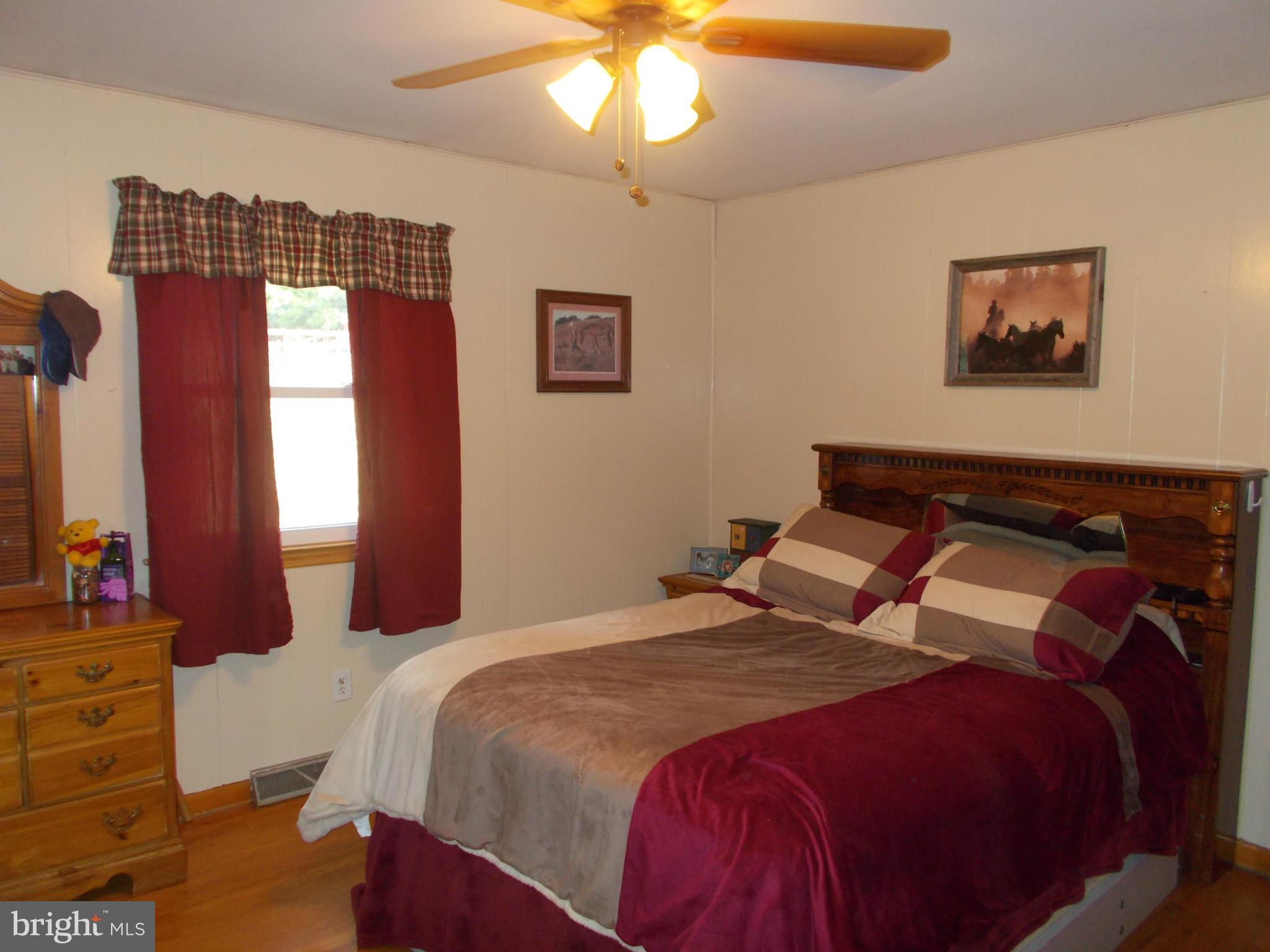 13159 Edgemont Road Smithsburg, MD 21783 - Photo 9 of 30 Bedroom (Master)