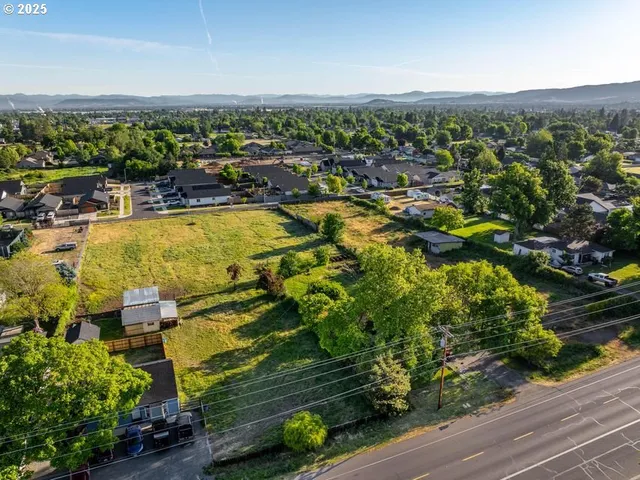 $270,000 | Stewart Avenue, Medford, OR 97501