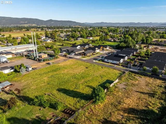 $270,000 | Stewart Avenue, Medford, OR 97501