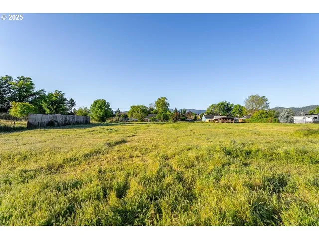 $270,000 | Stewart Avenue, Medford, OR 97501