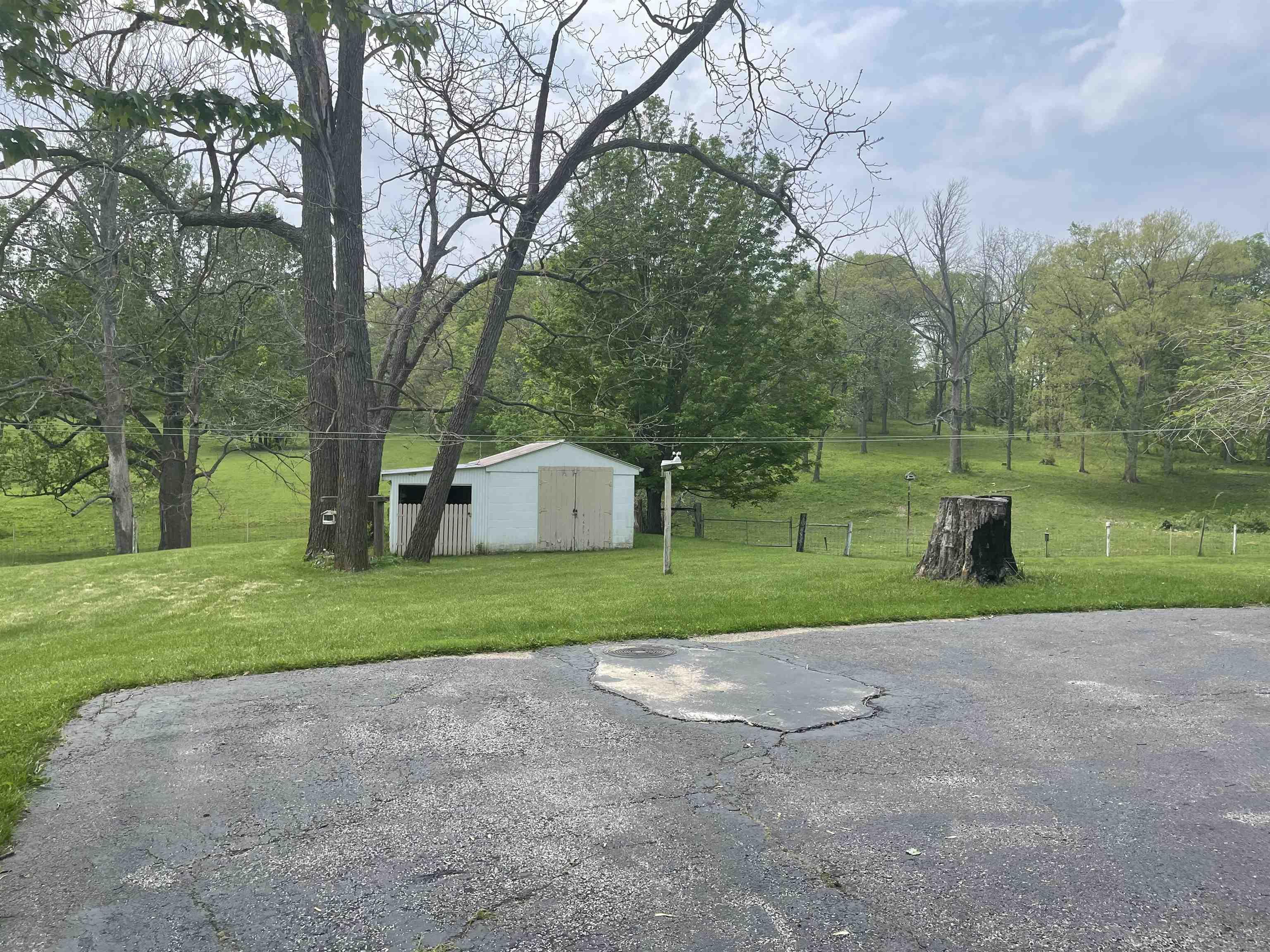 1283 North Hartstrait Road Bloomington, IN 47404 - Photo 16 of 17 Gallery Image 16