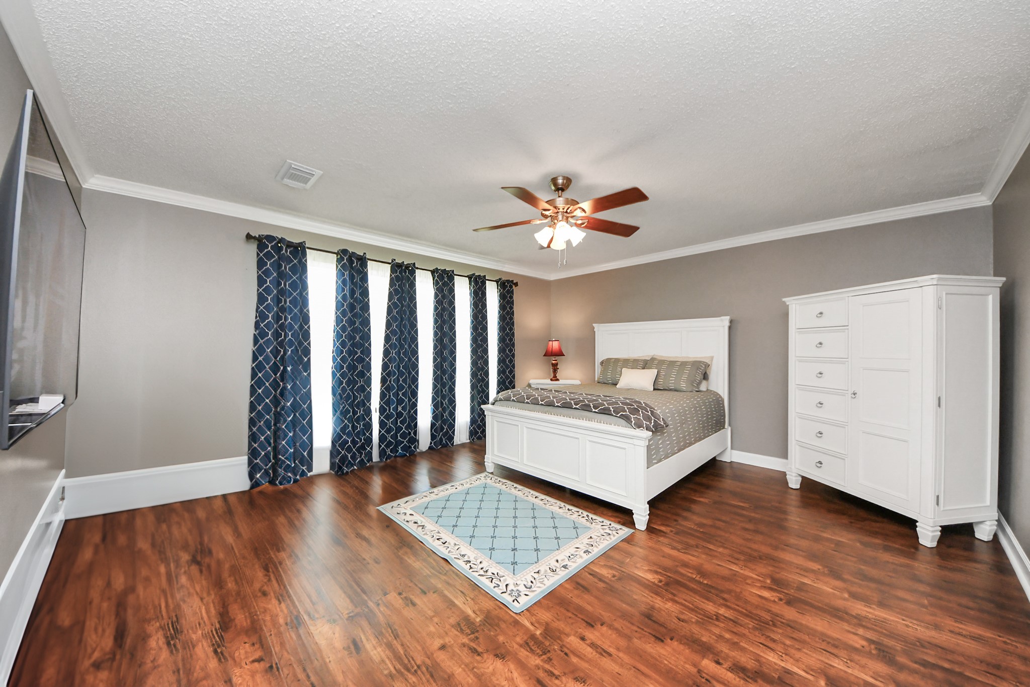 3107 Dulaney Road Houston, TX 77084 - Photo 17 of 50 a living room with furniture and wooden floor
