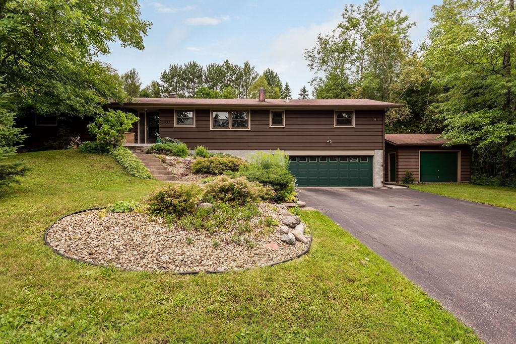 1727 N Road Duluth, MN 55811 - Photo 1 of 41