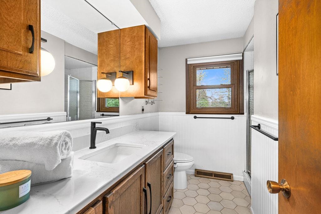 1727 N Road Duluth, MN 55811 - Photo 13 of 41