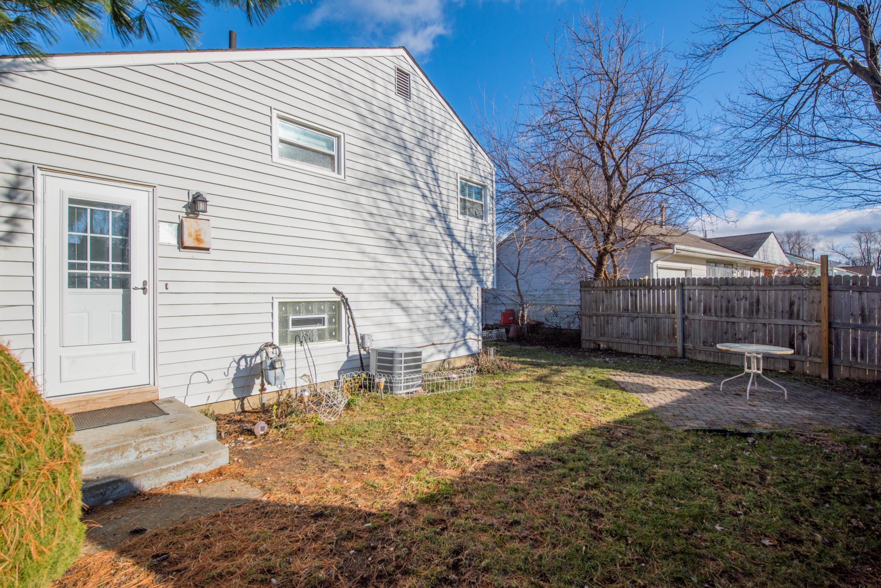 1110 Country Club Road Columbus, OH 43227 - Photo 36 of 39 Gallery Image 36