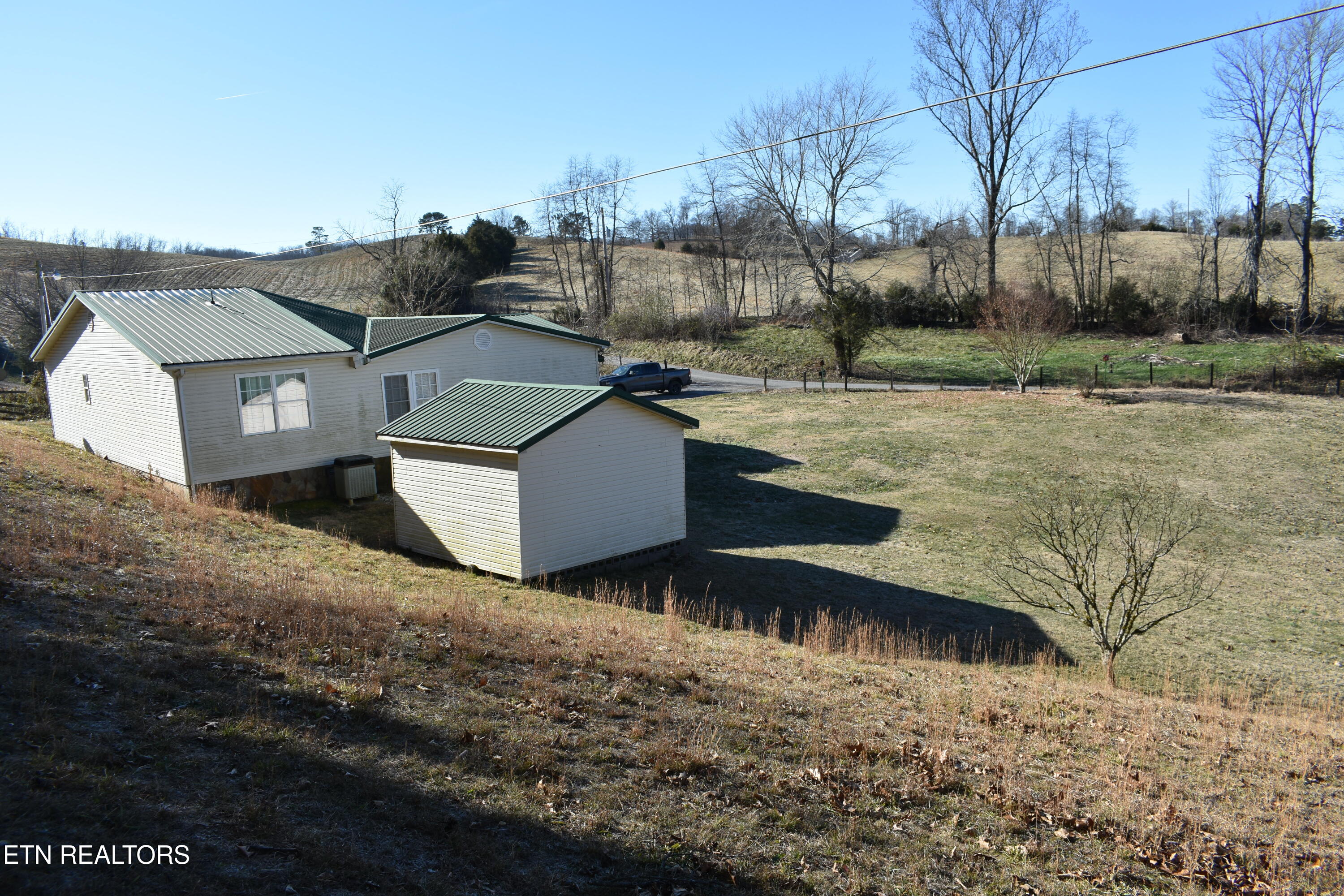 283 Hunley Road Speedwell, TN 37870 - Photo 6 of 21 DSC_8654