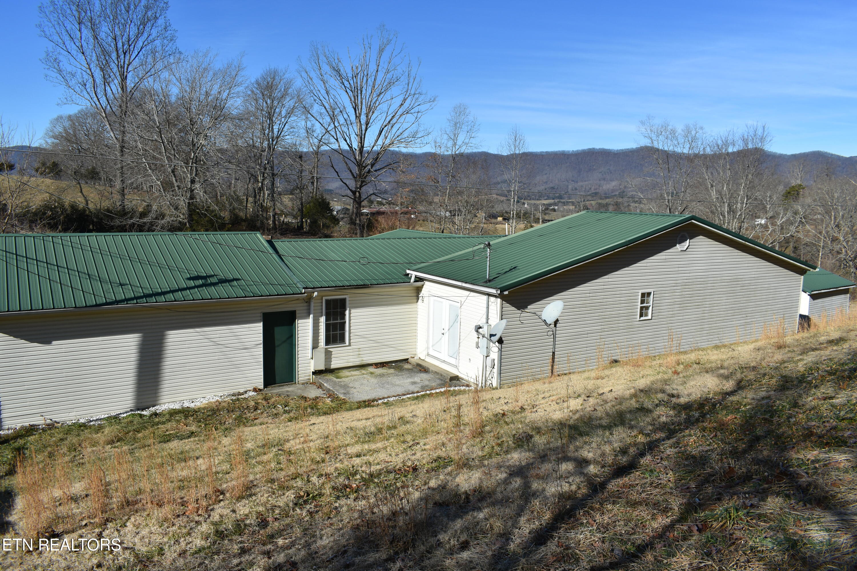 283 Hunley Road Speedwell, TN 37870 - Photo 8 of 21 DSC_8655