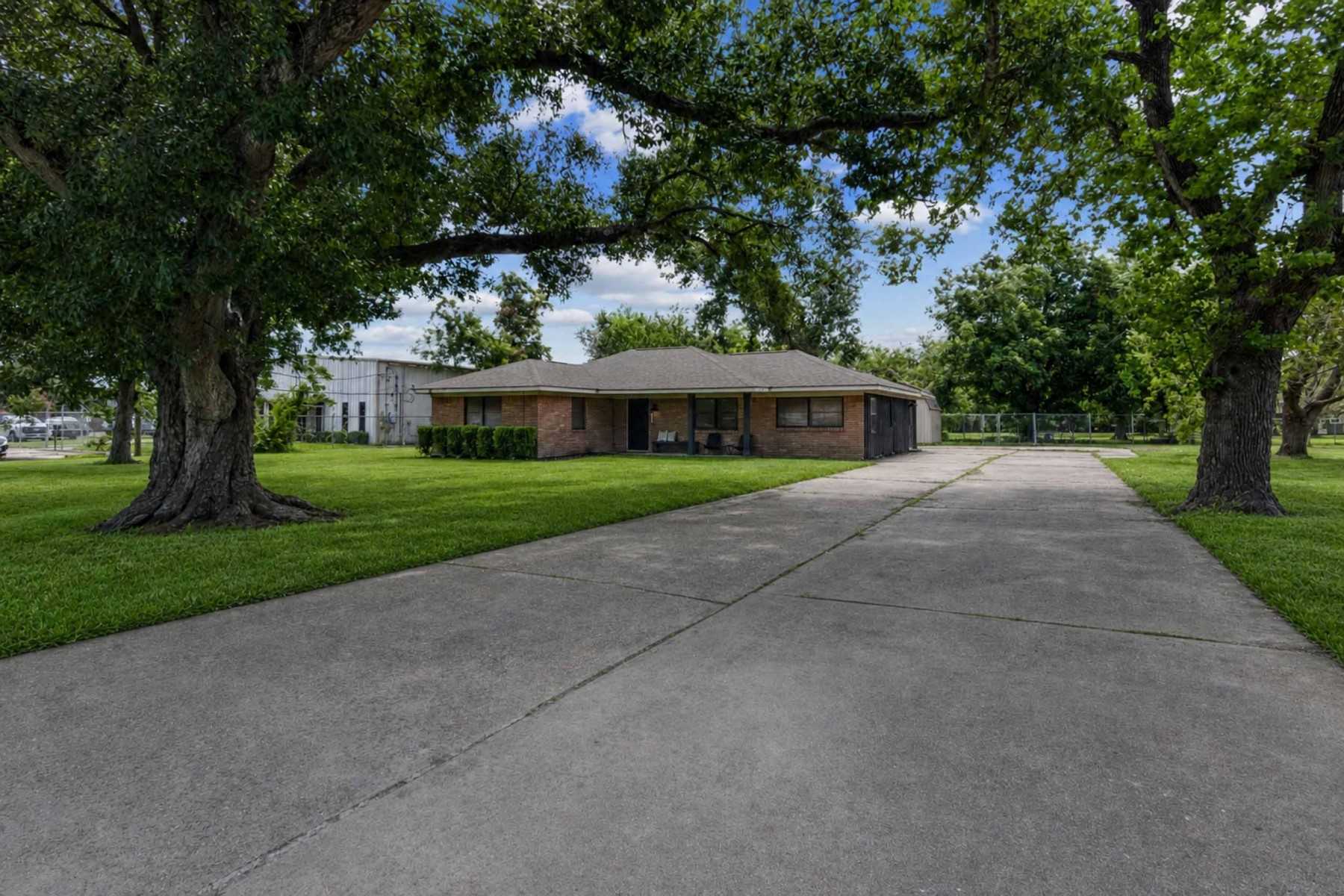 2926 Beverly Road Pasadena, TX 77503 - Photo 4 of 23 Double wide, extended drive way.