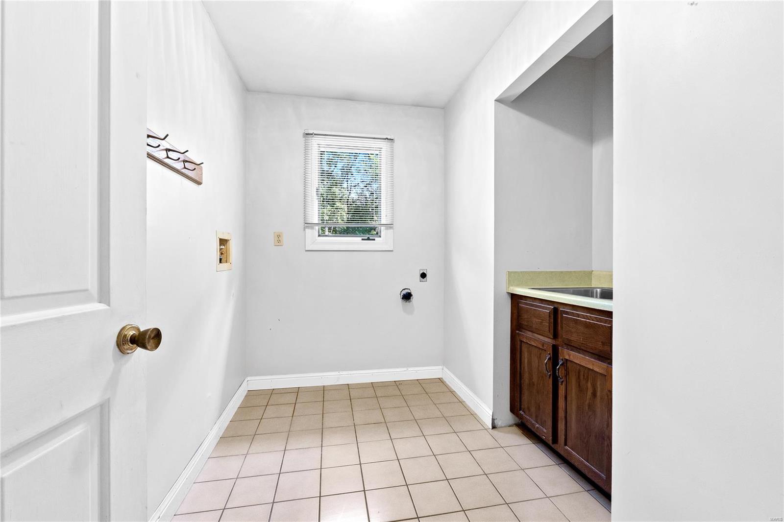 1947 Grassy Ridge Road Kirkwood, MO 63122 - Photo 15 of 42