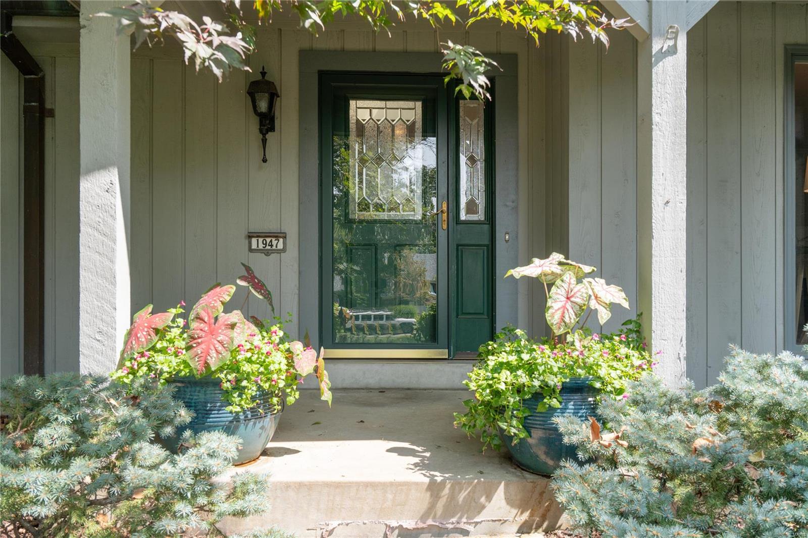 1947 Grassy Ridge Road Kirkwood, MO 63122 - Photo 2 of 42