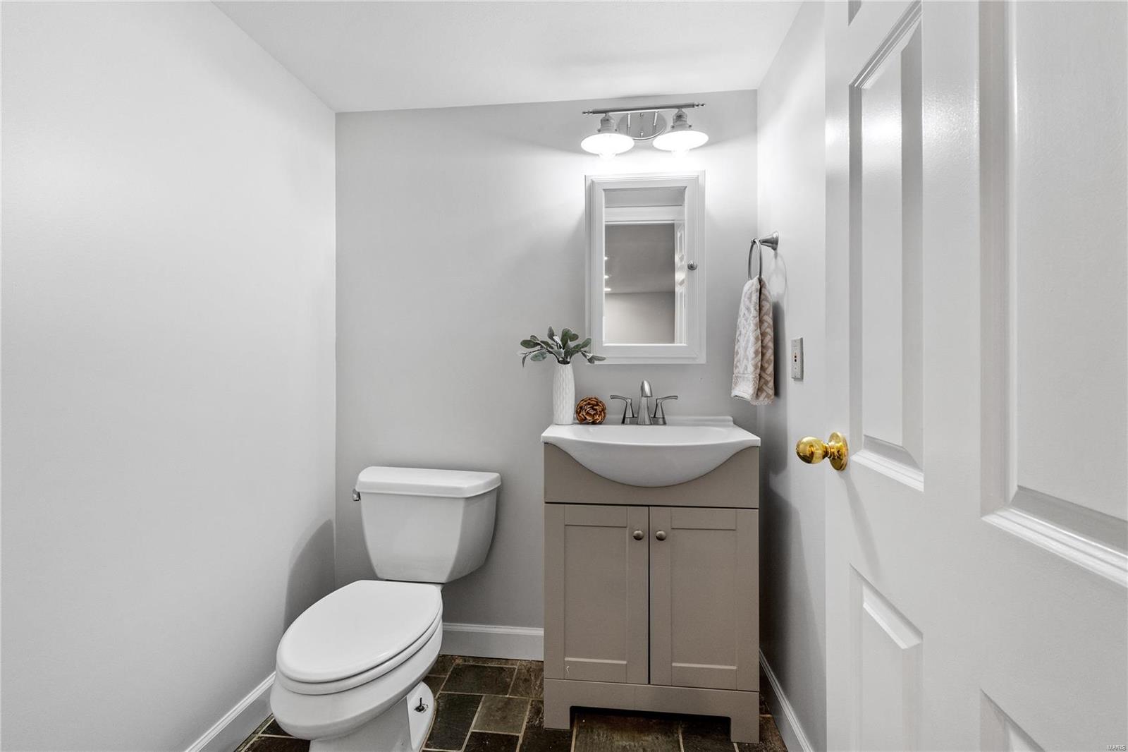 1947 Grassy Ridge Road Kirkwood, MO 63122 - Photo 25 of 42