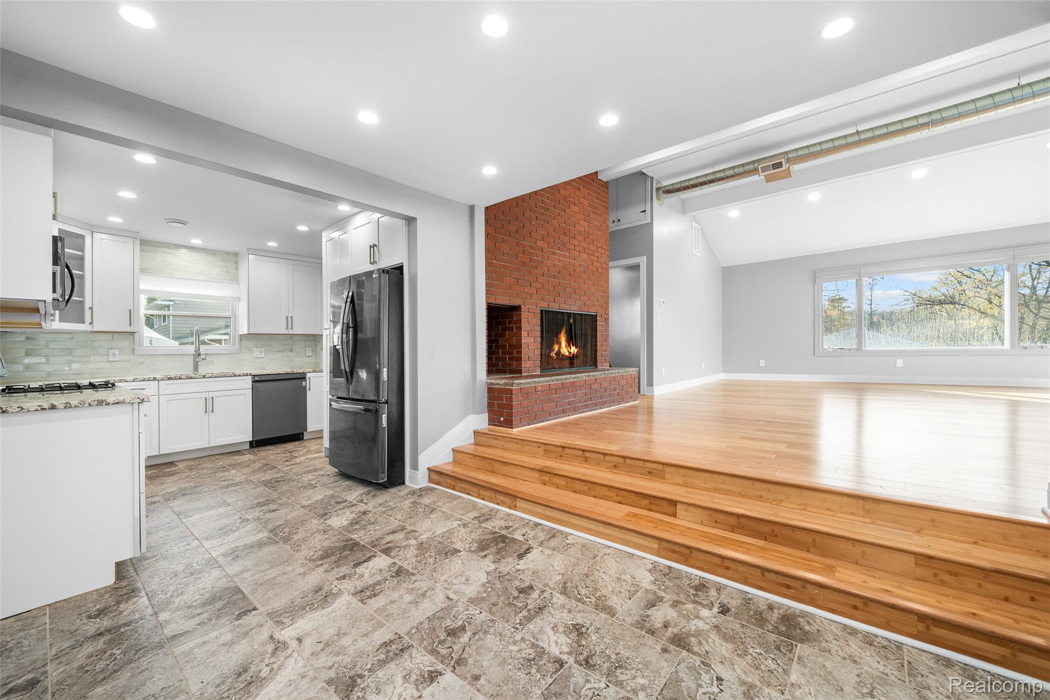 7175 Richardson Road West Bloomfield, MI 48323 - Photo 7 of 33 10.jpg