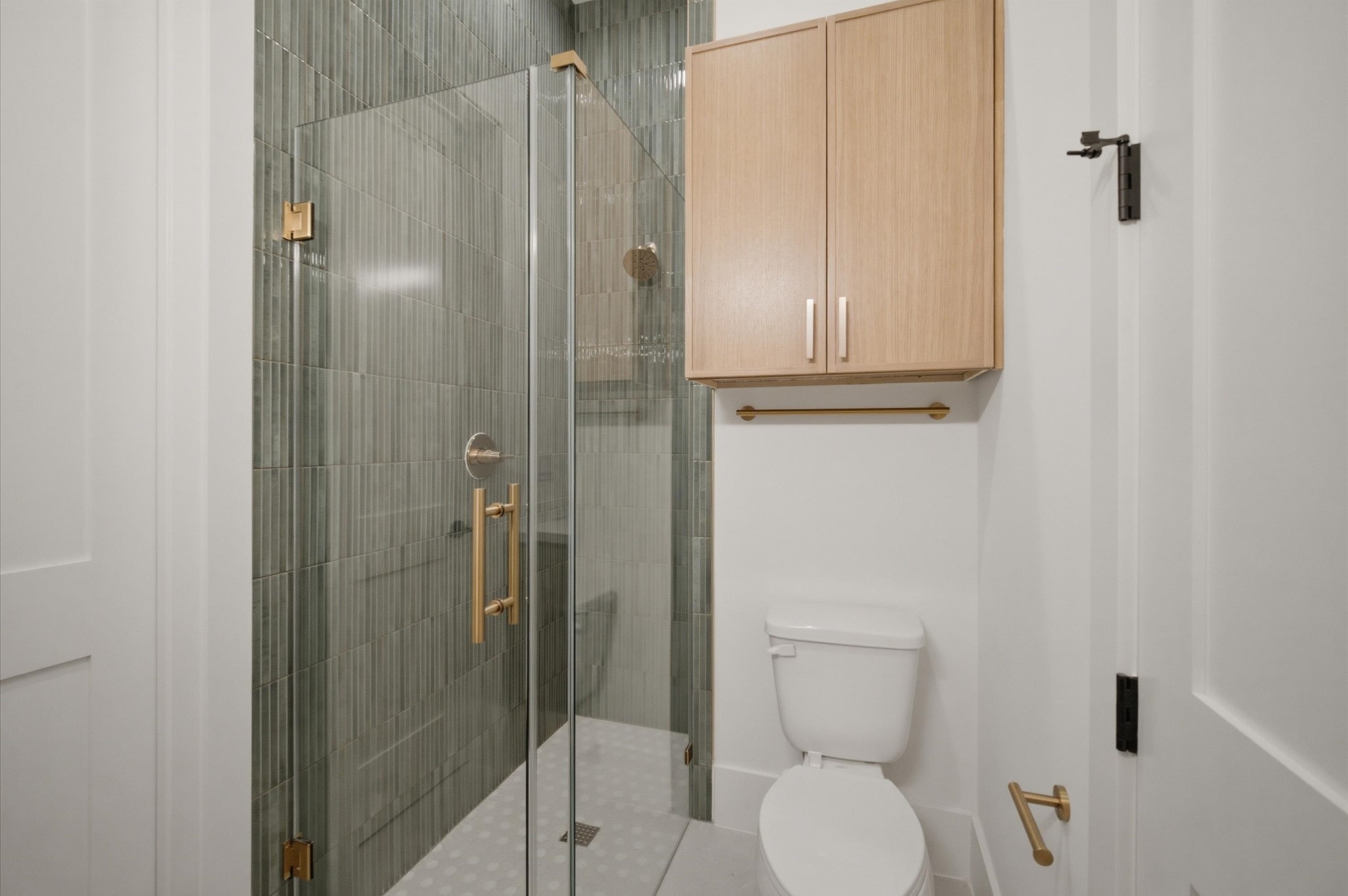 112 East 27th Street Houston, TX 77008 - Photo 14 of 43 Walk-in shower for the first floor bathroom.