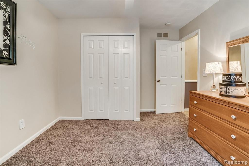 1179 Barneswood Lane Rochester Hills, MI 48306 - Photo 20 of 32