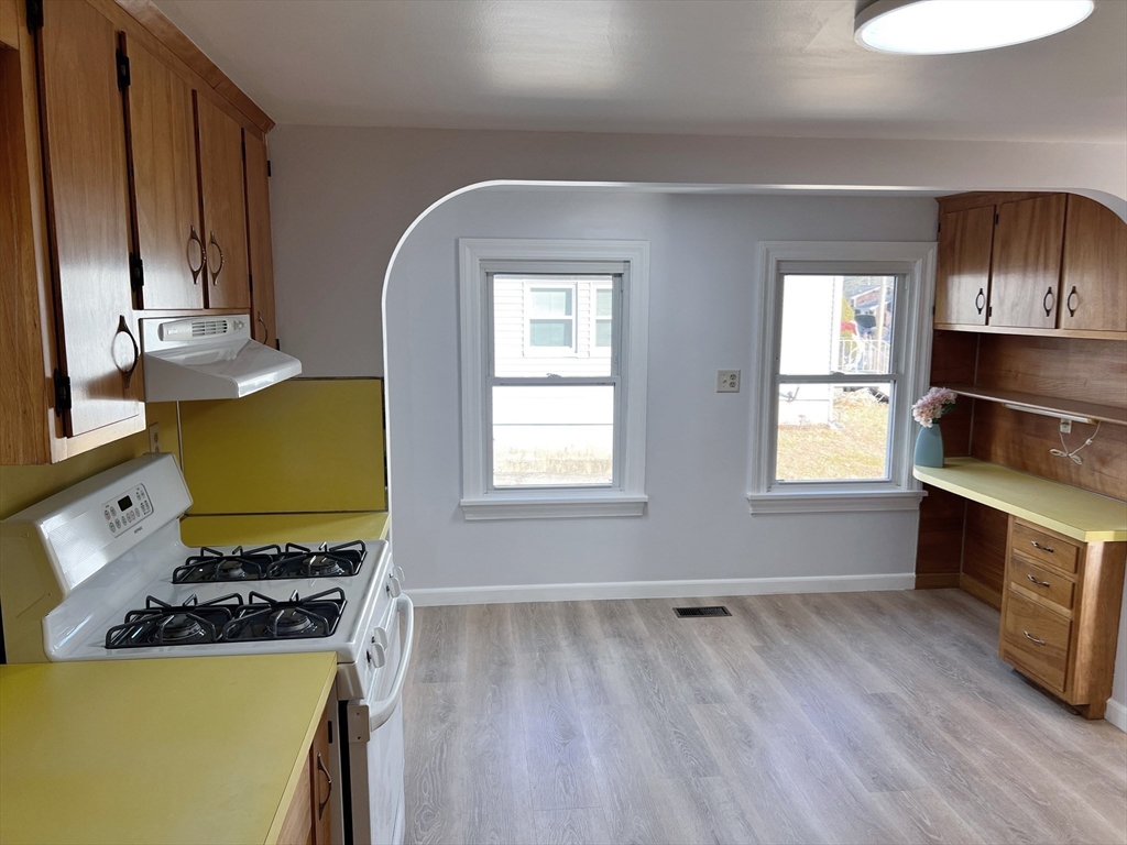 342 Old Connecticut Path Framingham, MA 01701 - Photo 7 of 16