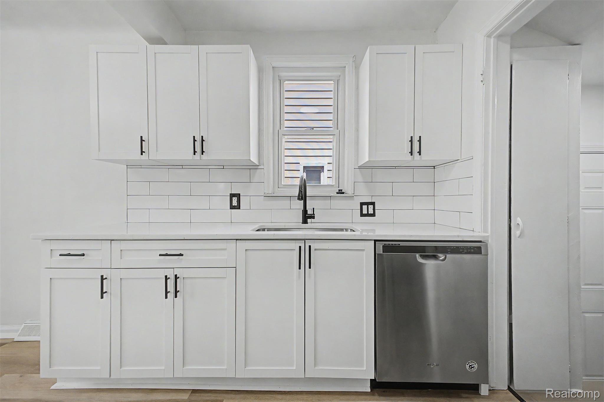 6785 Pelham Road Allen Park, MI 48101 - Photo 16 of 35 15.jpg