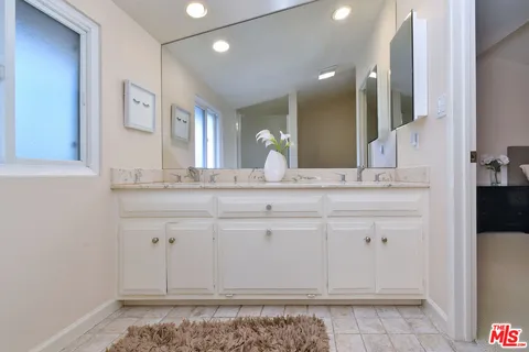 $1,549,000 | 6041 Ellenview Avenue, Woodland Hills, CA 91367