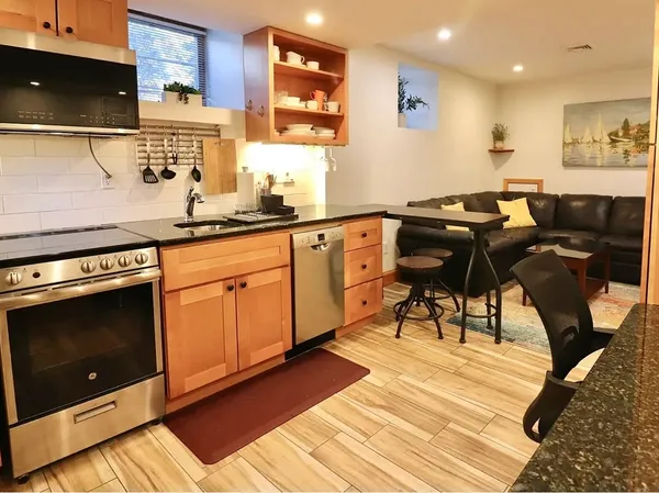 $3,500 | 182 Babcock Street, Unit 1R, Brookline, MA 02446