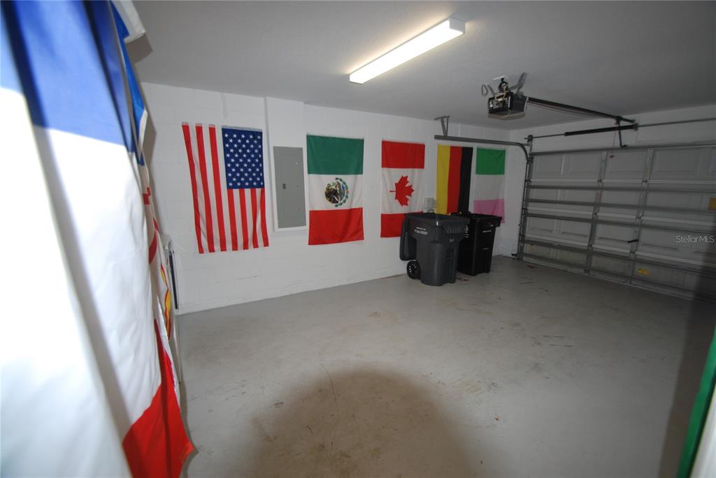 217 Robin Road Davenport, FL 33896 - Photo 21 of 27 a view of room with air conditioner and window
