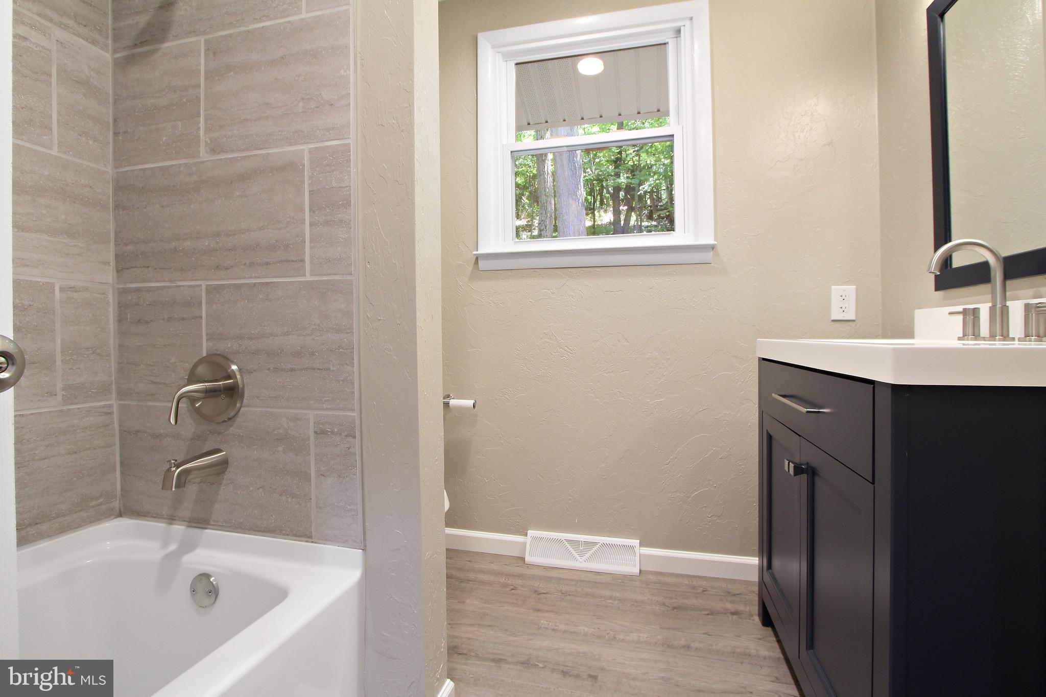 2450 Deininger Road York, PA 17406 - Photo 15 of 29 Gallery Image 15