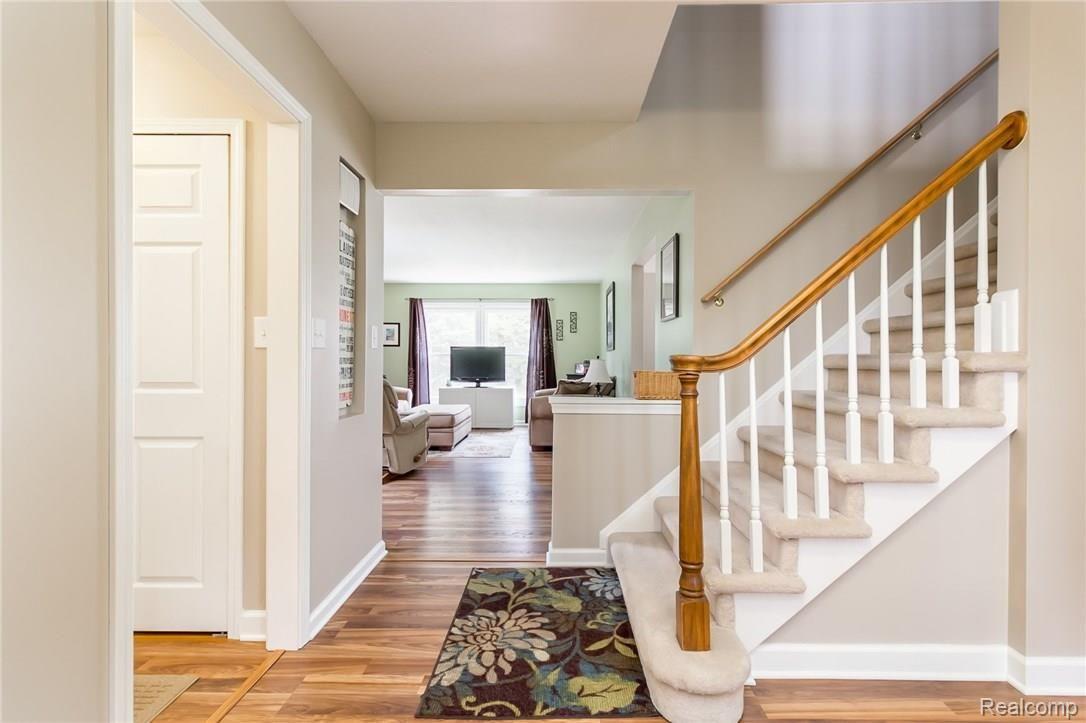 23005 Ennishore Drive Novi, MI 48375 - Photo 2 of 28 Entrance Hall