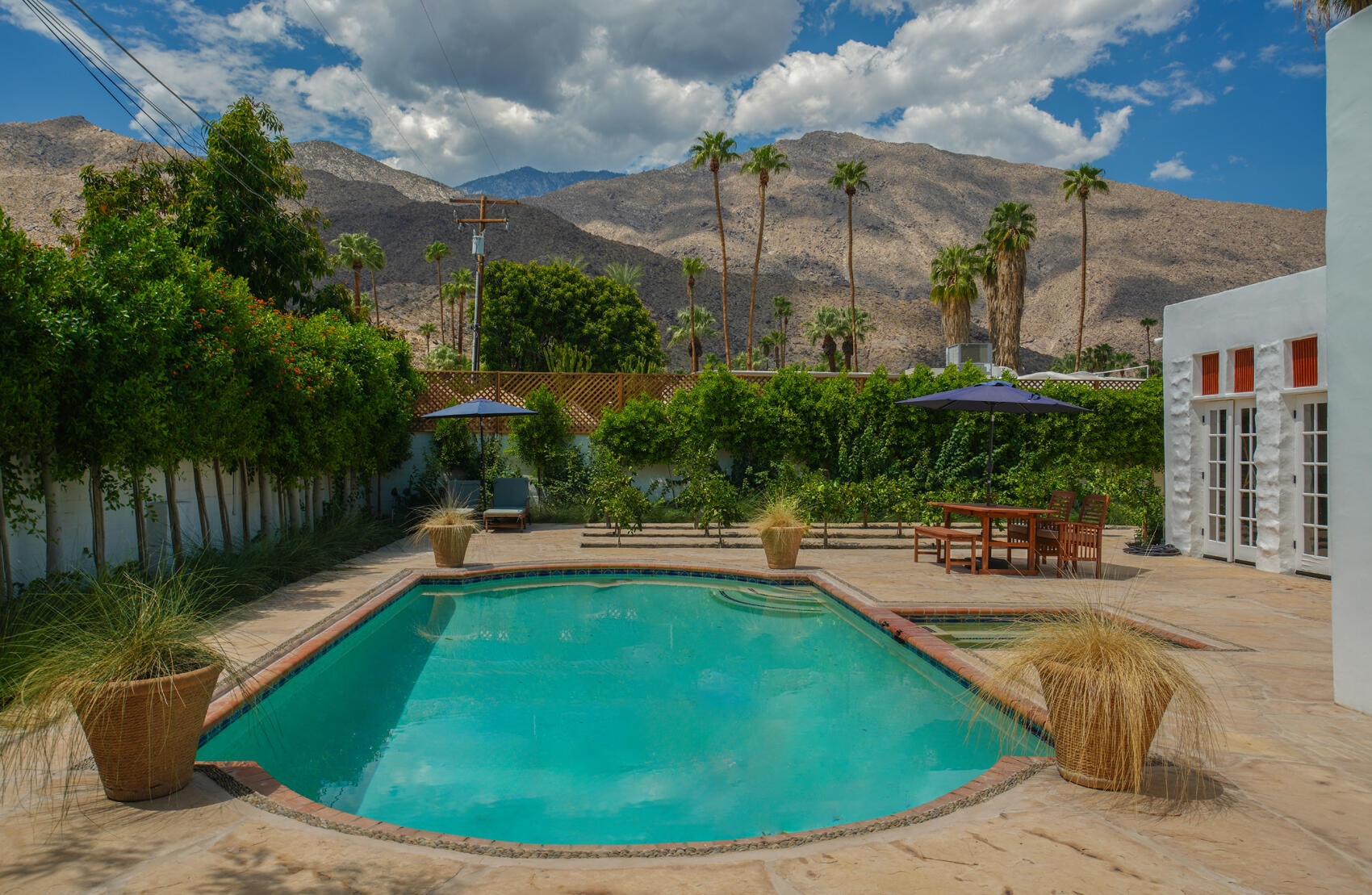 439 East Sonora Road Palm Springs, CA 92264 - Photo 6 of 26 20250903191140629414000000-o