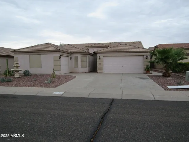 $1,950 | 14230 North 152nd Lane, Surprise, AZ 85379