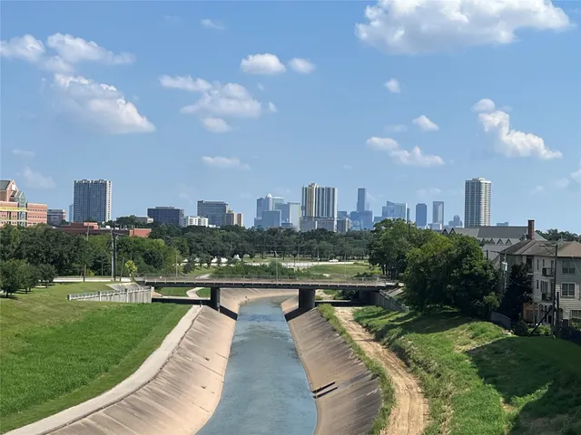 $750,000 | 7016 Staffordshire, Houston, TX 77030