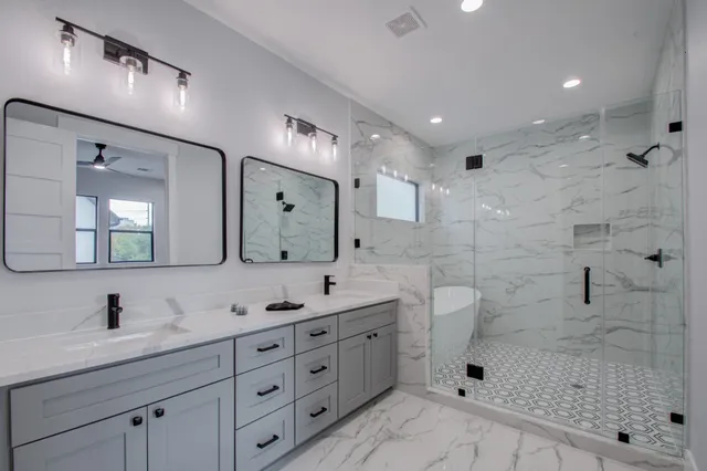 $750,000 | 7016 Staffordshire, Houston, TX 77030