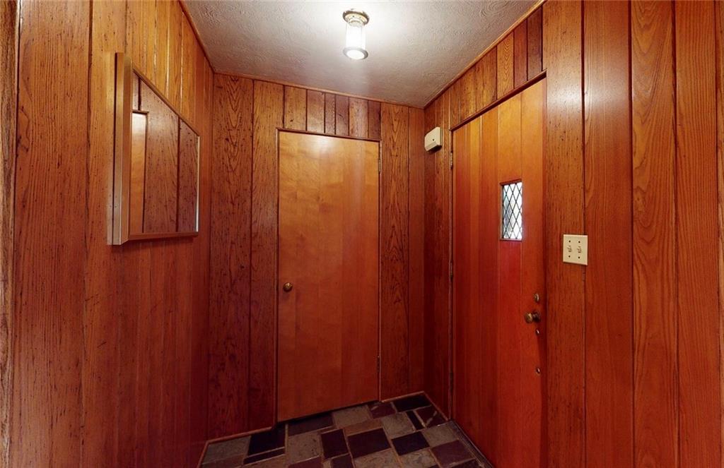 431 Edgewood Road Pittsburgh, PA 15221 - Photo 2 of 24 Entry/Foyer
