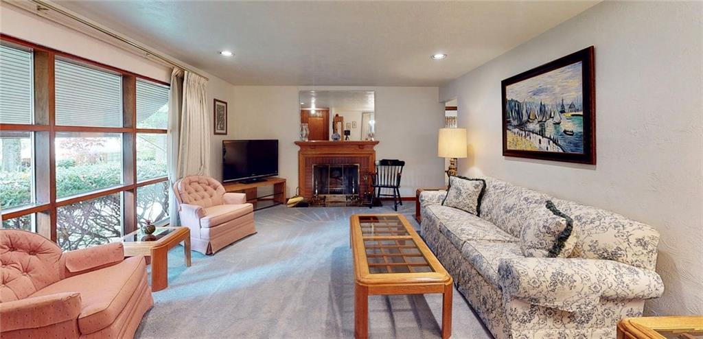431 Edgewood Road Pittsburgh, PA 15221 - Photo 3 of 24 Gallery Image 3