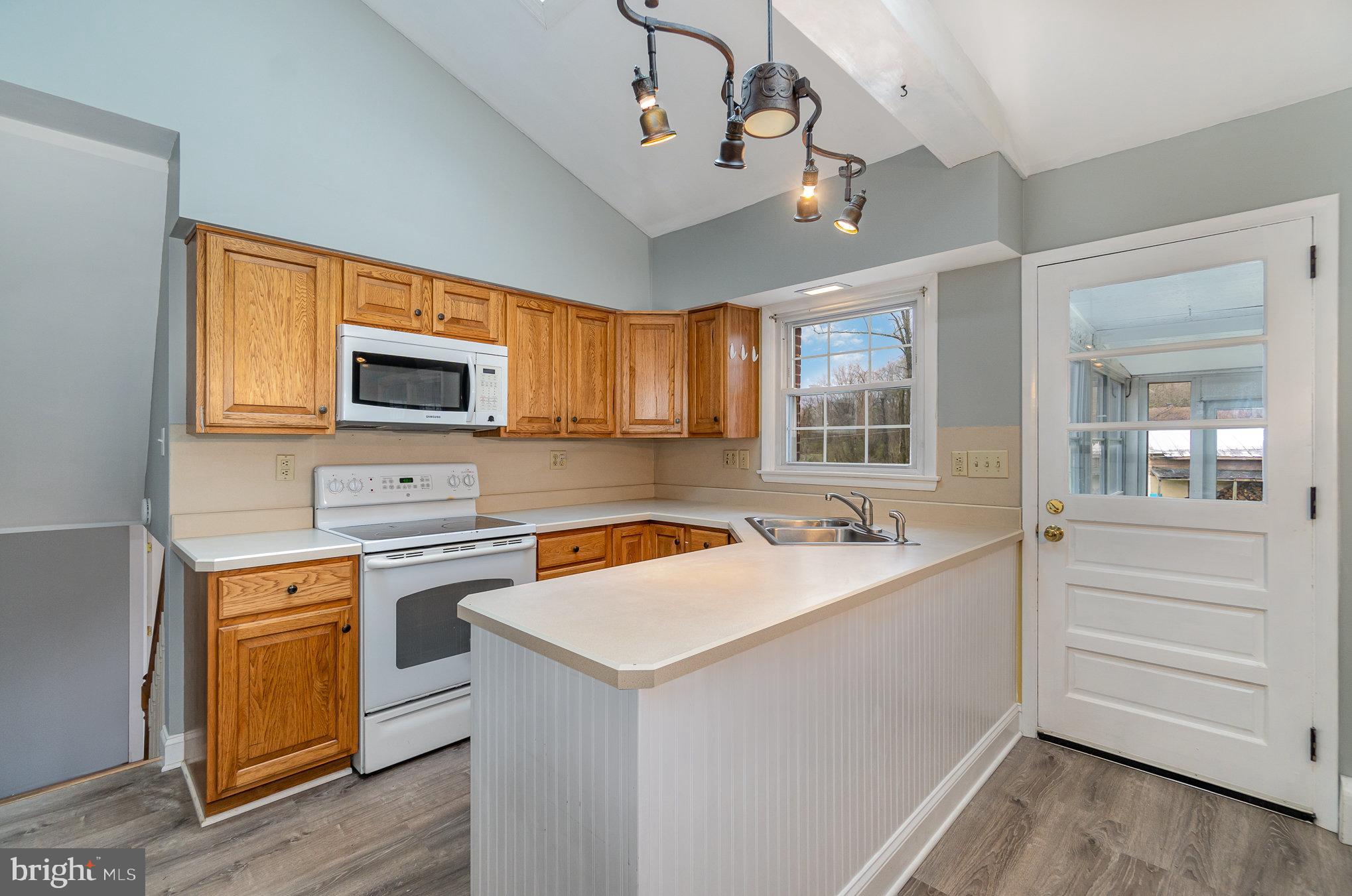 123 Spring Road Dillsburg, PA 17019 - Photo 13 of 29 Gallery Image 13