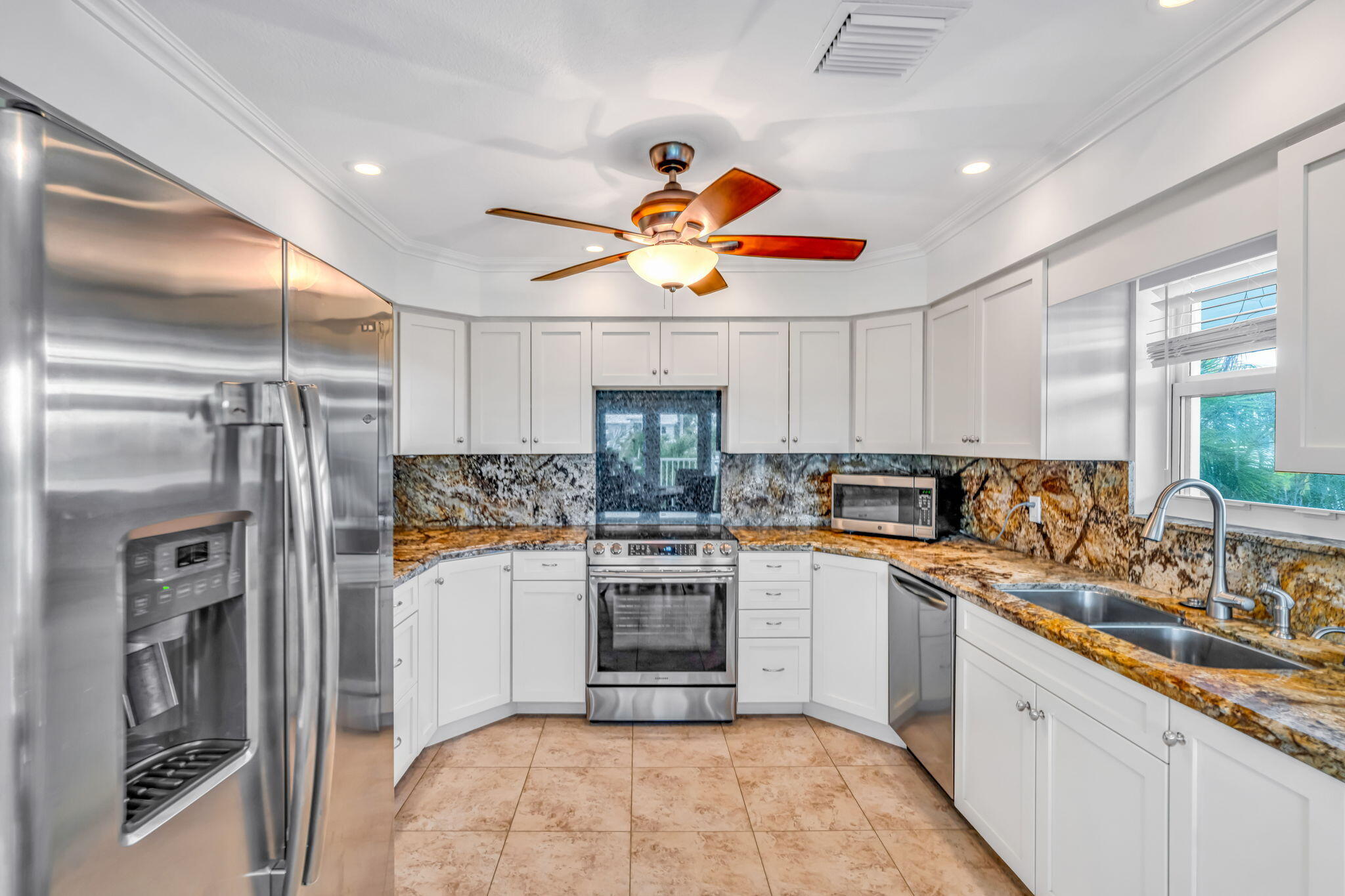 581 10th Street Key Colony Beach, FL 33051 - Photo 8 of 50 Kitchen