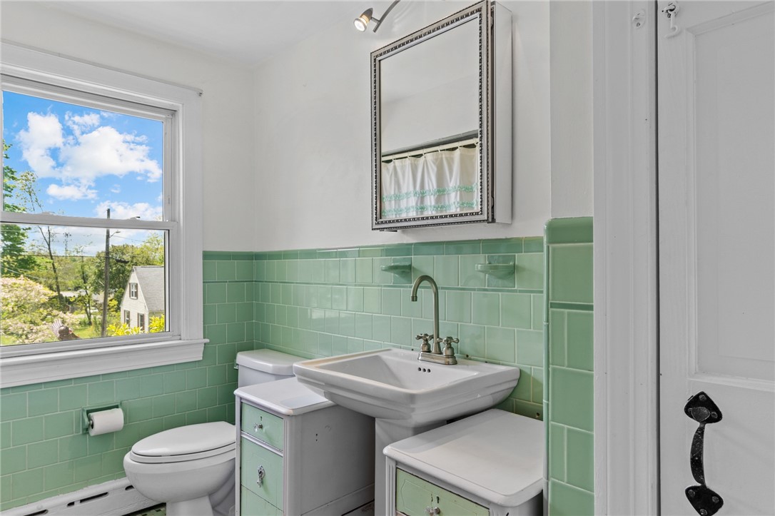 54 Durfee Road Tiverton, RI 02878 - Photo 24 of 46