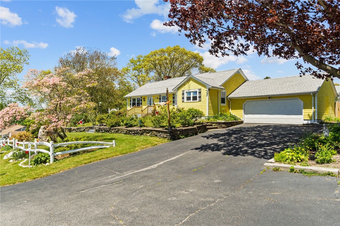 54 Durfee Road Tiverton, RI 02878 - Photo 4 of 46