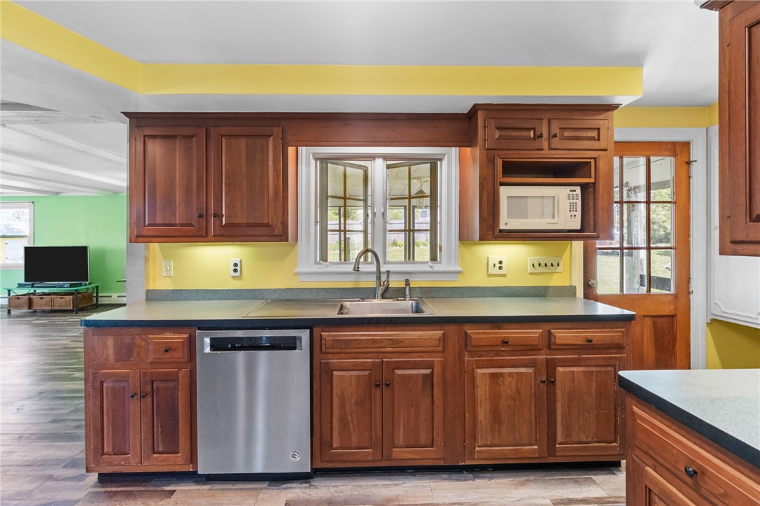 54 Durfee Road Tiverton, RI 02878 - Photo 8 of 46