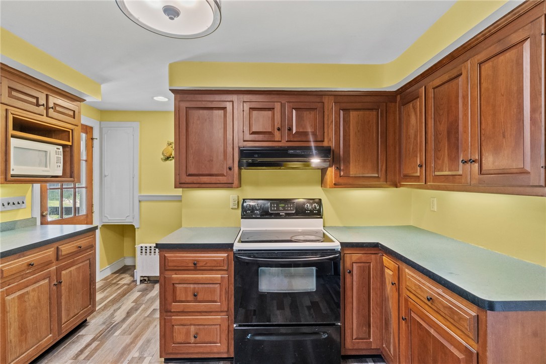 54 Durfee Road Tiverton, RI 02878 - Photo 9 of 46