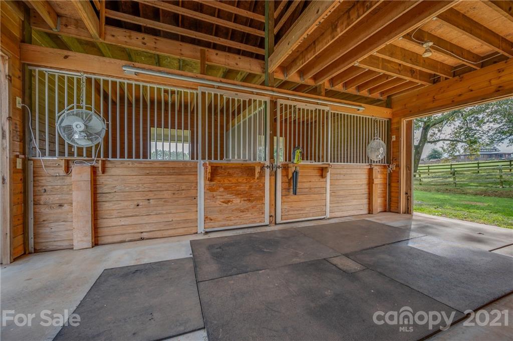 570 South Phillips Road Columbus, NC 28722 - Photo 8 of 44 Gallery Image 8
