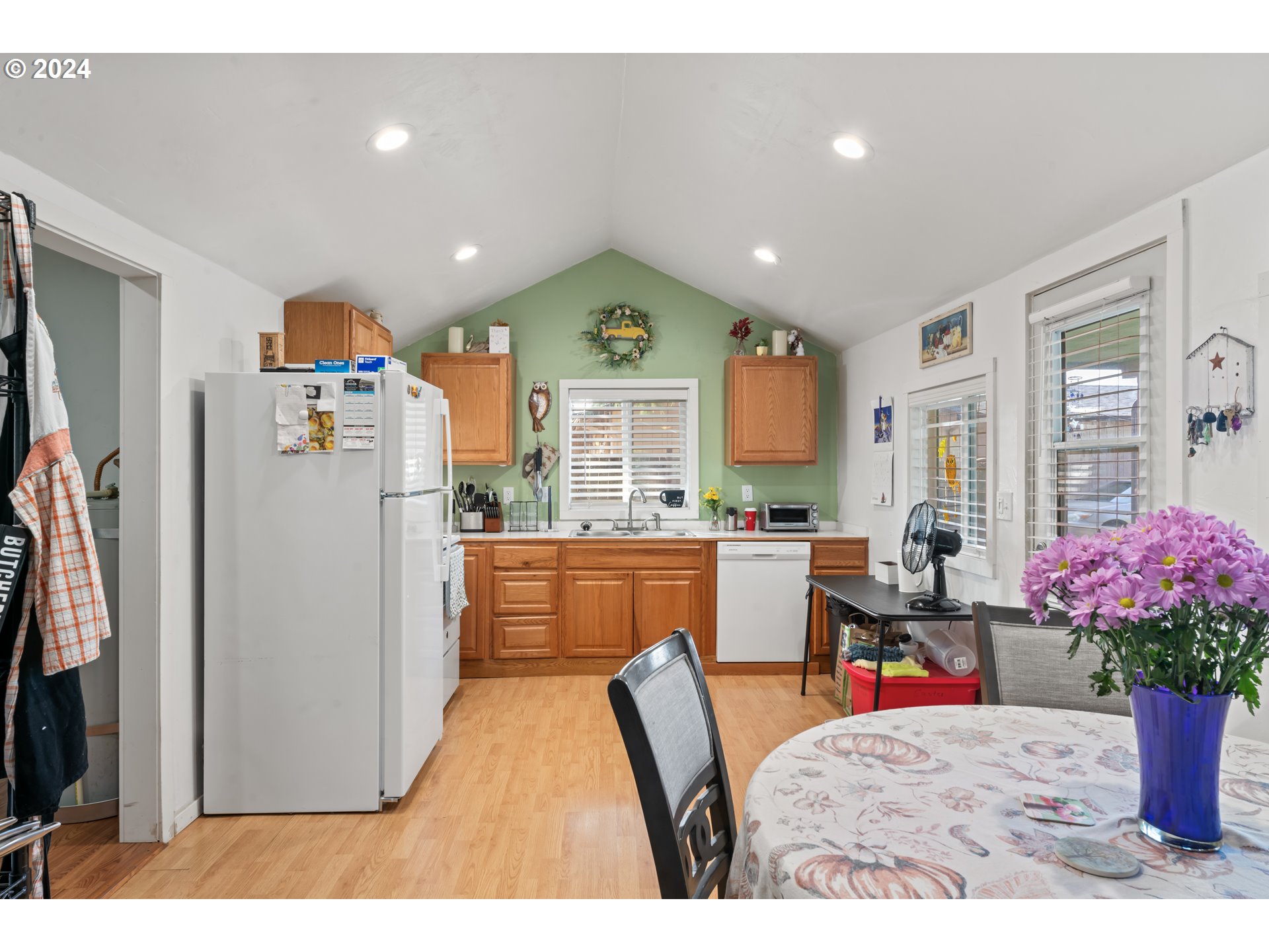 4033 Camellia Street Springfield, OR 97478 - Photo 3 of 30 Gallery Image 3