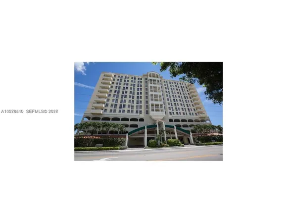 $2,800 | 2351 Douglas Road, Unit 801, Miami, FL 33145