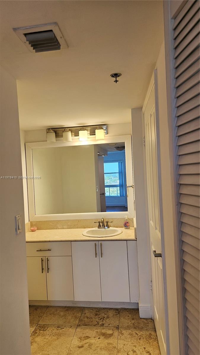 2351 Douglas Road, Unit 801 Miami, FL 33145 - Photo 6 of 7