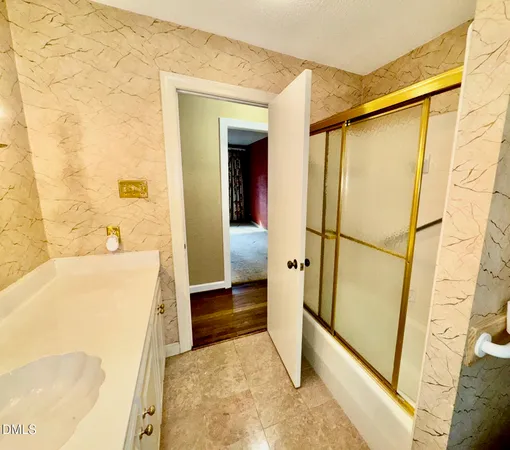 $689,900 | 206 Beechwood Trail, Henderson, NC 27536