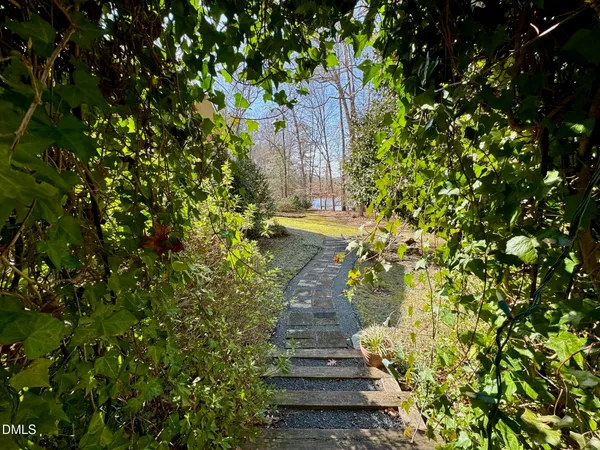 $689,900 | 206 Beechwood Trail, Henderson, NC 27536