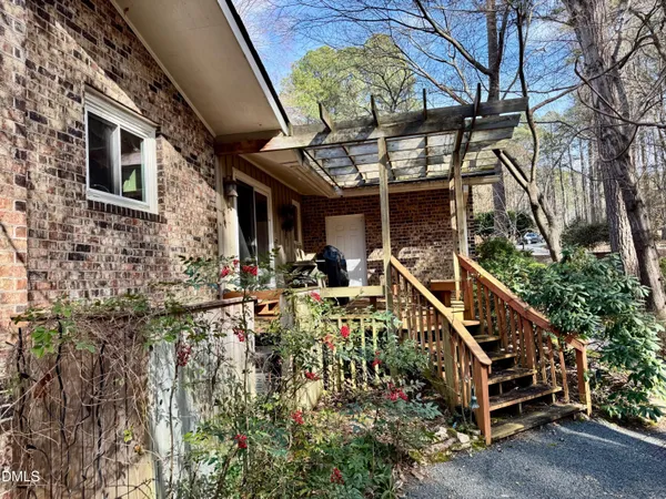 $689,900 | 206 Beechwood Trail, Henderson, NC 27536