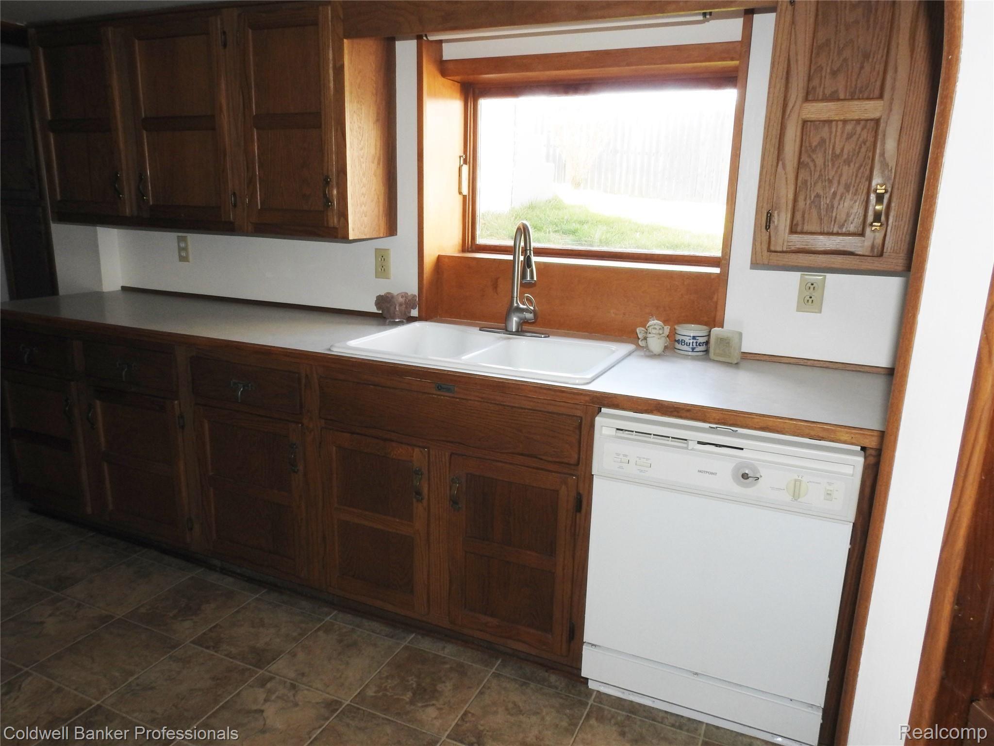 1994 Imlay City Road Lapeer, MI 48446 - Photo 17 of 30 DSCN1093.JPG