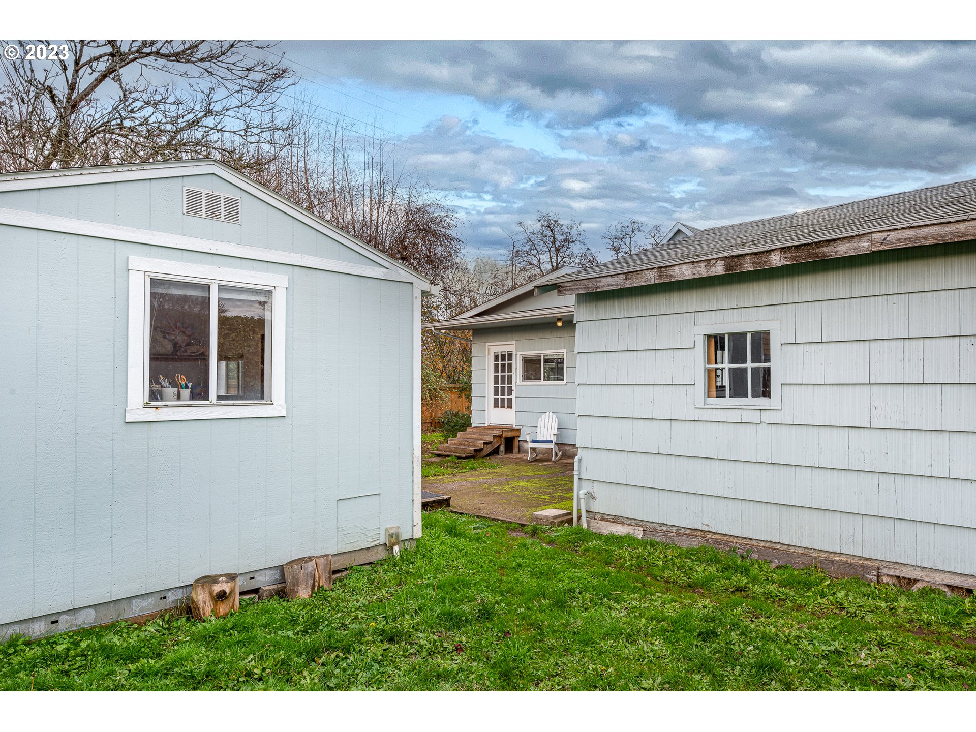 1013 M Street Springfield, OR 97477 - Photo 29 of 35 a house view with a backyard space