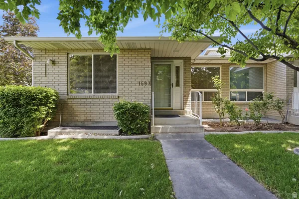 $499,900 | 1597 West Cornerstone Drive, South Jordan, UT 84095