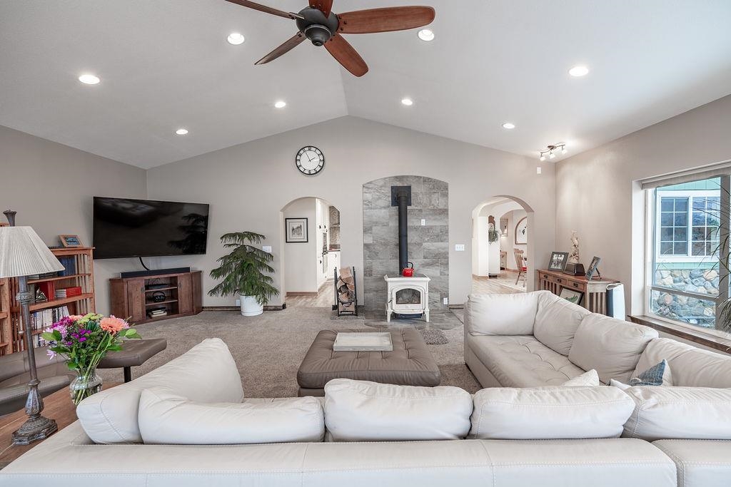 21 Elu Beach Road Newport, WA 99156 - Photo 7 of 50 Gallery Image 7